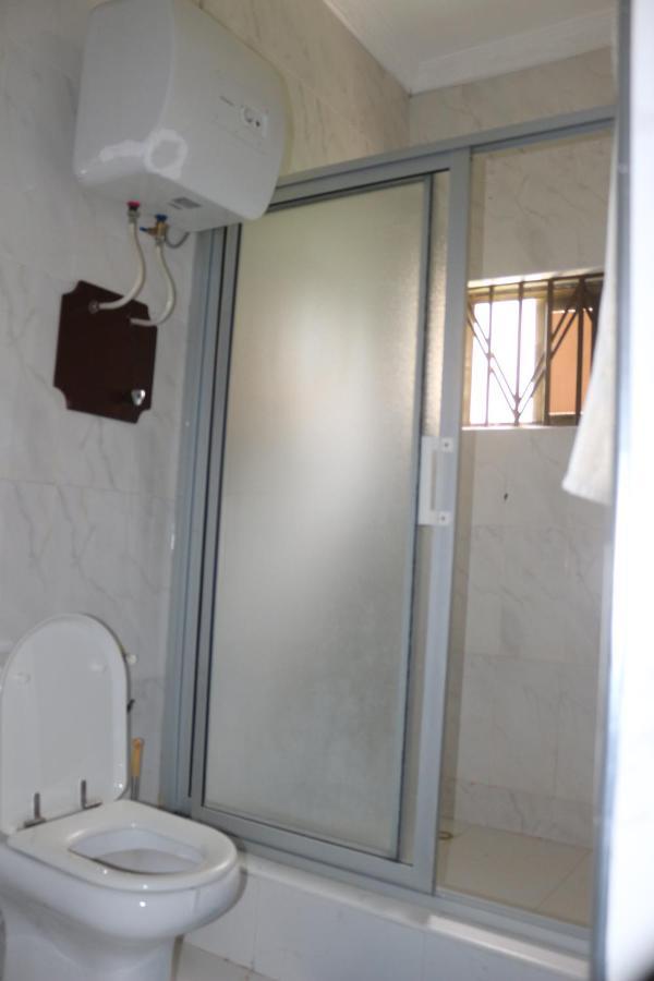 3A'S Guest House Akosombo Экстерьер фото