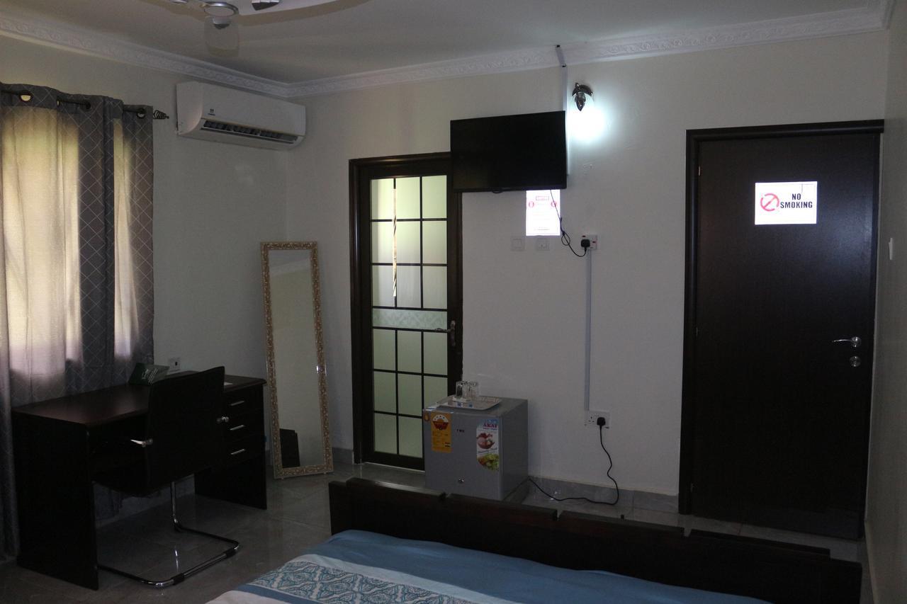 3A'S Guest House Akosombo Экстерьер фото