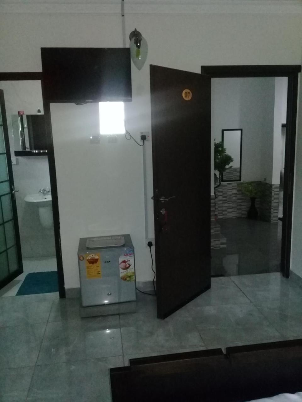 3A'S Guest House Akosombo Экстерьер фото