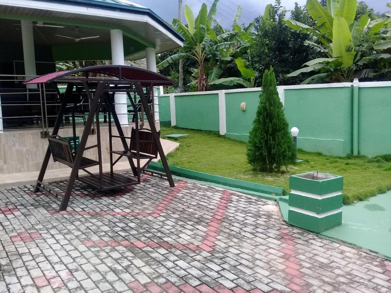 3A'S Guest House Akosombo Экстерьер фото