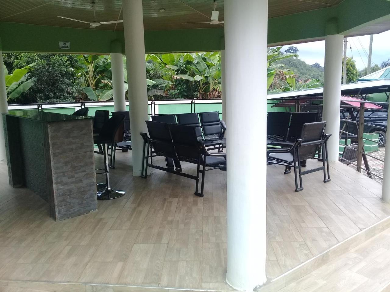 3A'S Guest House Akosombo Экстерьер фото