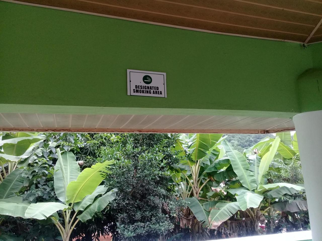 3A'S Guest House Akosombo Экстерьер фото
