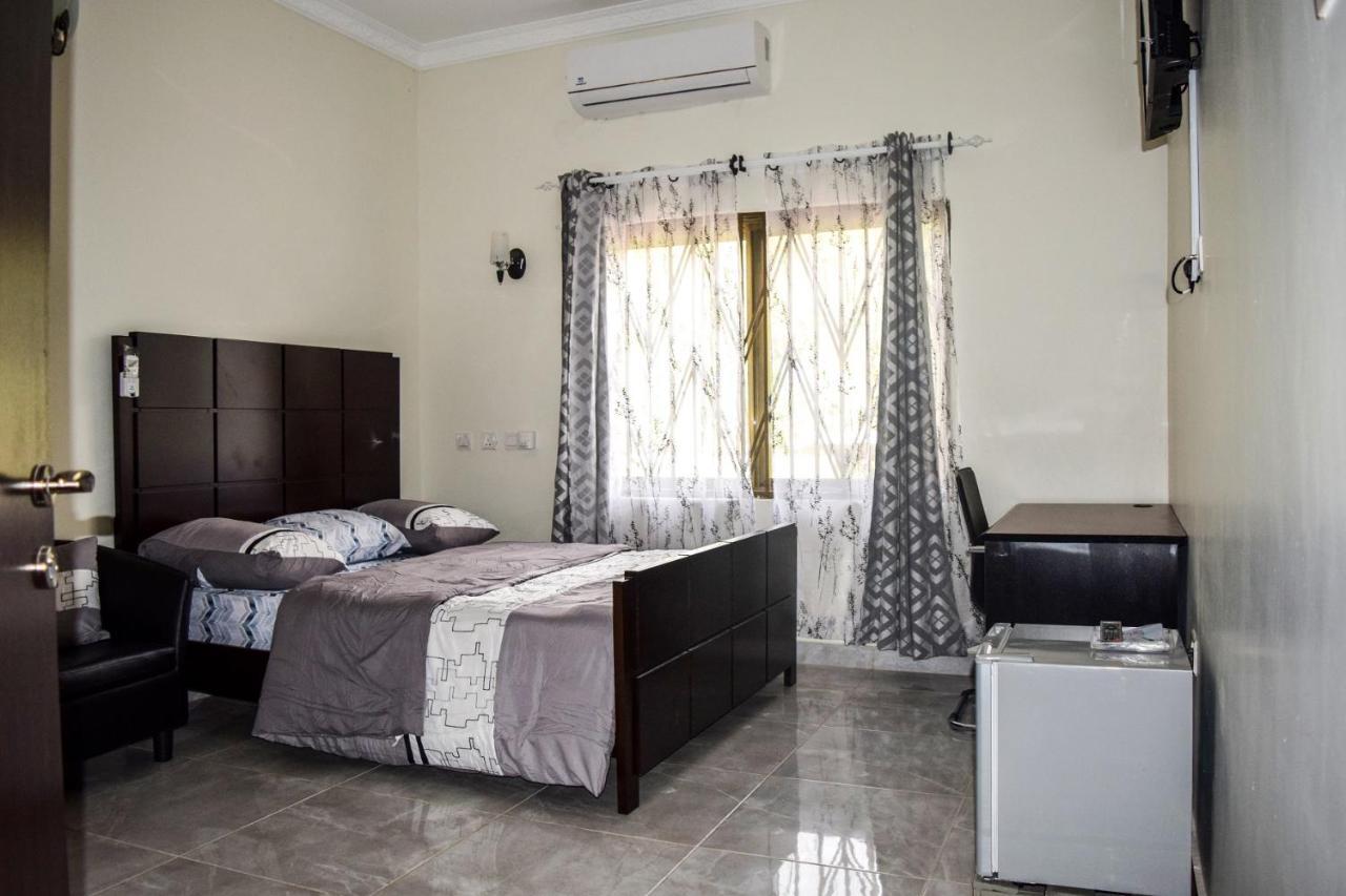 3A'S Guest House Akosombo Экстерьер фото