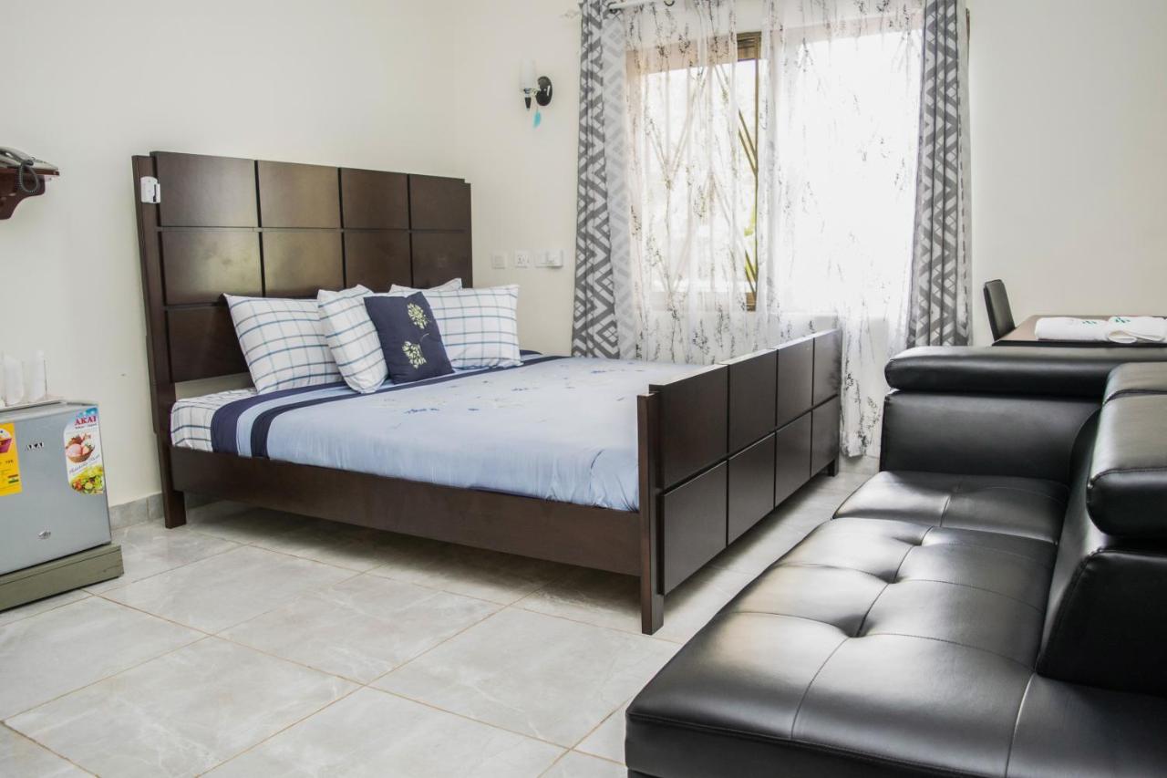3A'S Guest House Akosombo Экстерьер фото