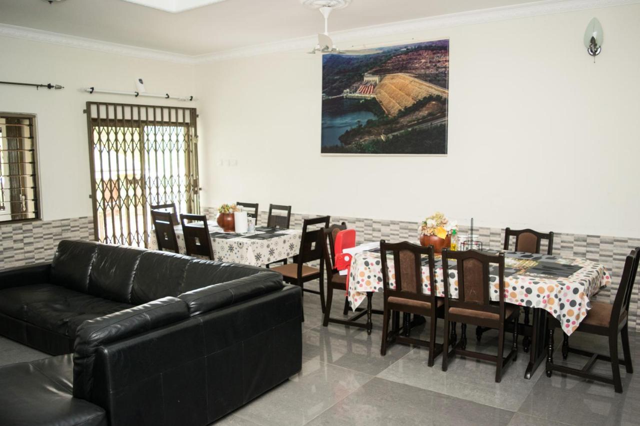 3A'S Guest House Akosombo Экстерьер фото