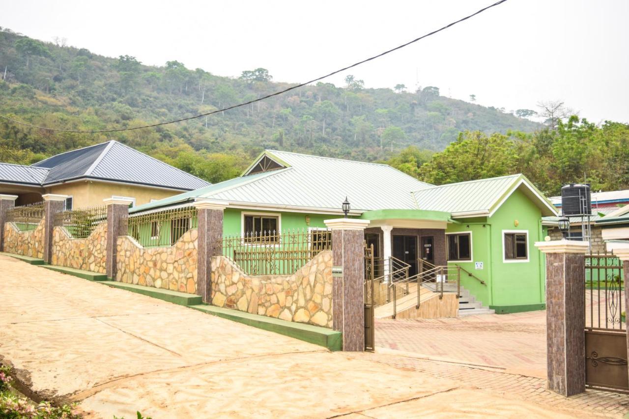 3A'S Guest House Akosombo Экстерьер фото