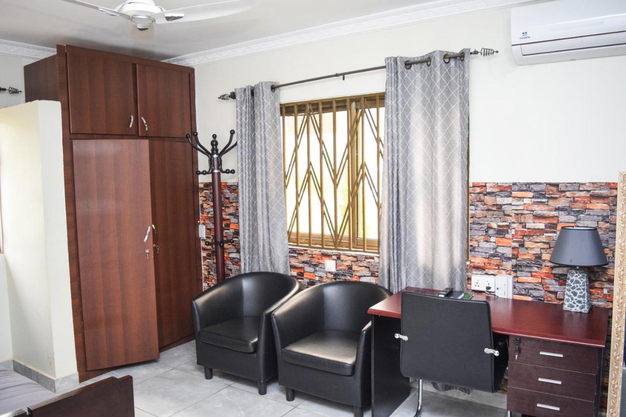 3A'S Guest House Akosombo Экстерьер фото