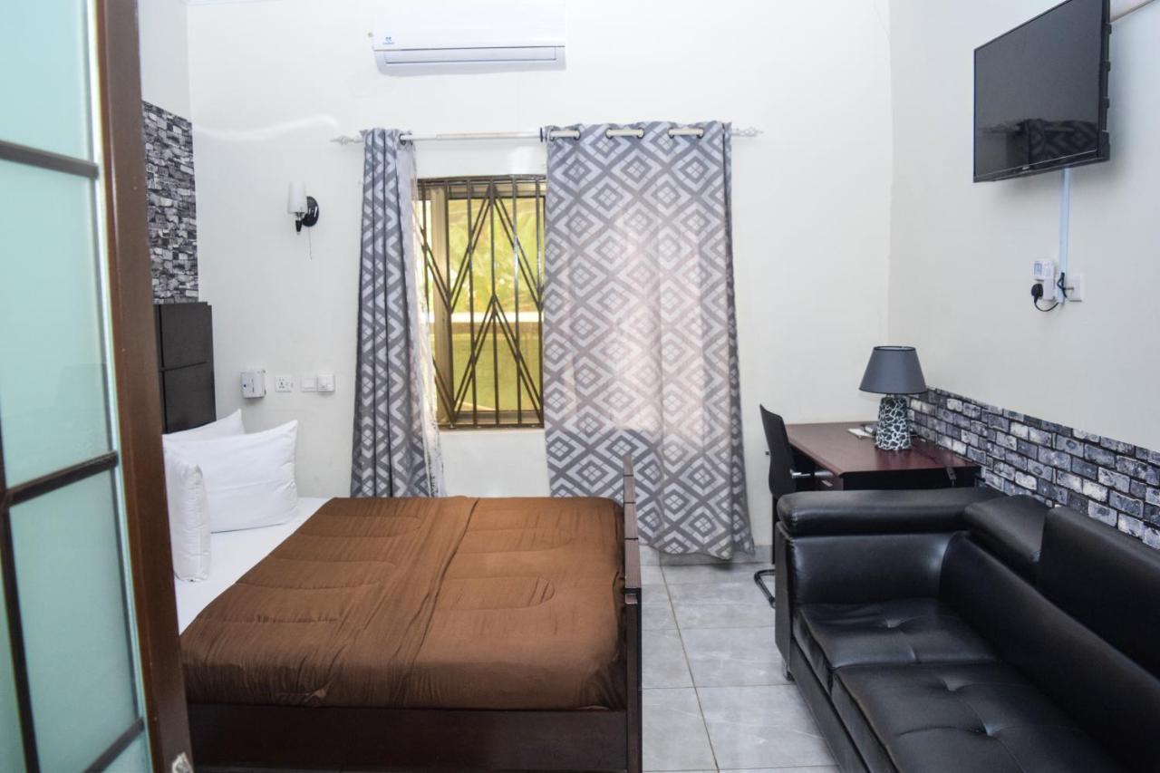 3A'S Guest House Akosombo Экстерьер фото